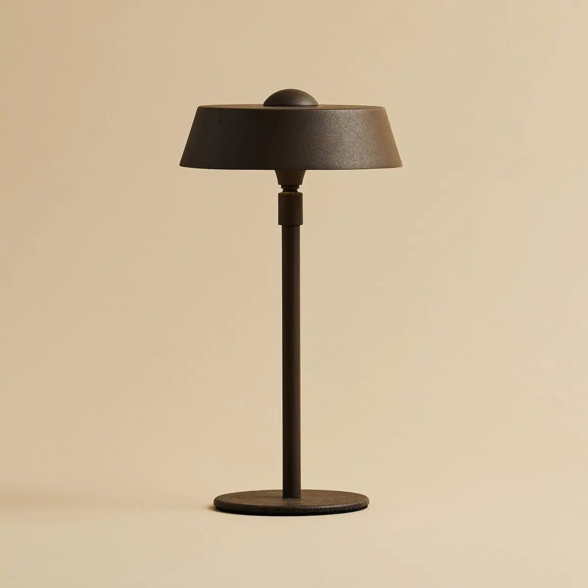 Luca Mocha Brown - USB -oplaadbare lamp L Minimalistisch, speels en dimpelbaar