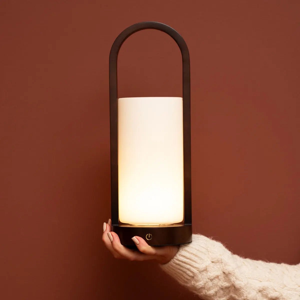 Evie Donkerbruine Oplaadbare Houten Tafellamp – Dimbaar & Snoerloos