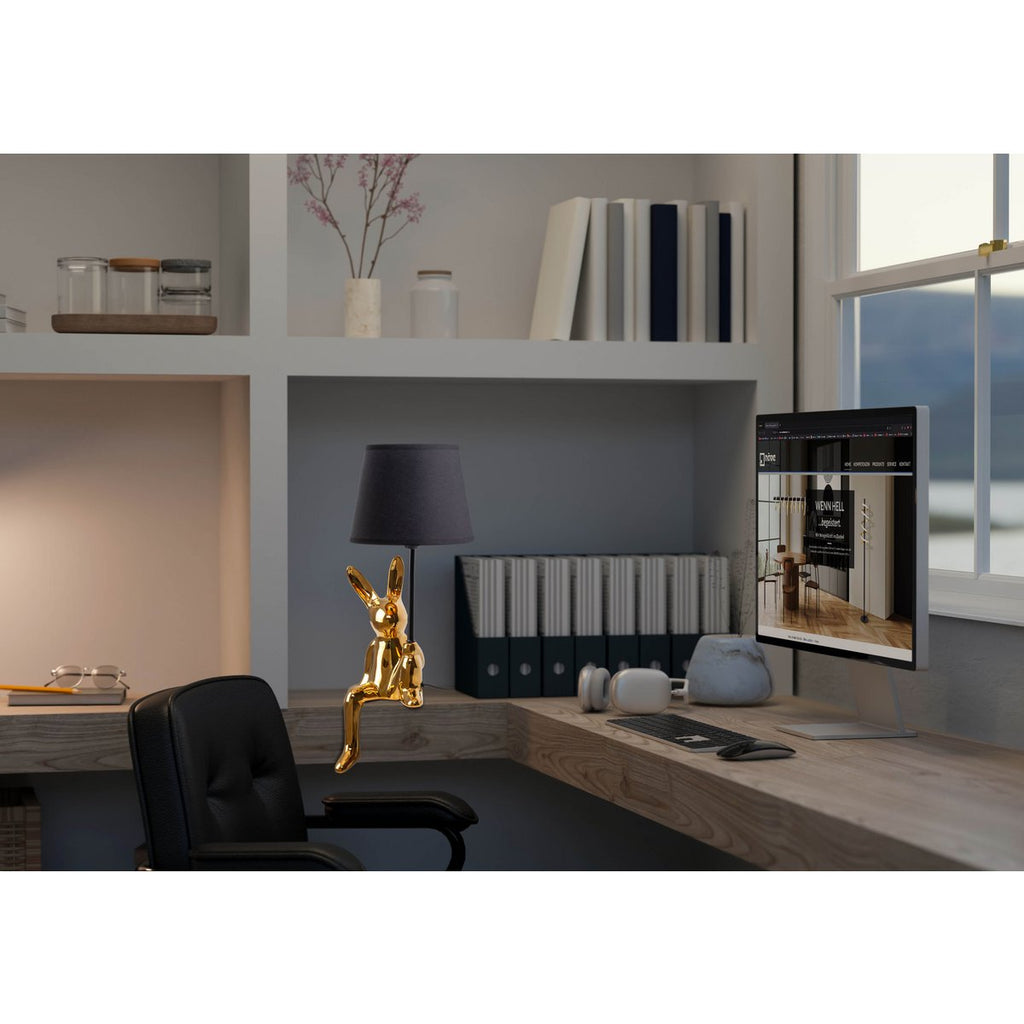 Liv · Houten tafellamp met linnen kap — zwart
