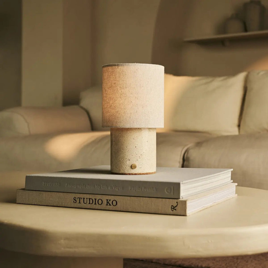 Onoda Beige / Travertino Classico - Travertine oplaadbare tafellamp - met linnen verwisselbare lampenkap en oplaadbaar ontwerp