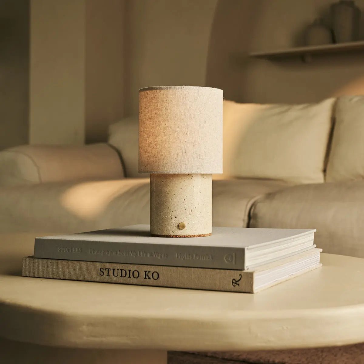 Onoda Beige / Travertino Classico - Travertine oplaadbare tafellamp - met linnen verwisselbare lampenkap en oplaadbaar ontwerp