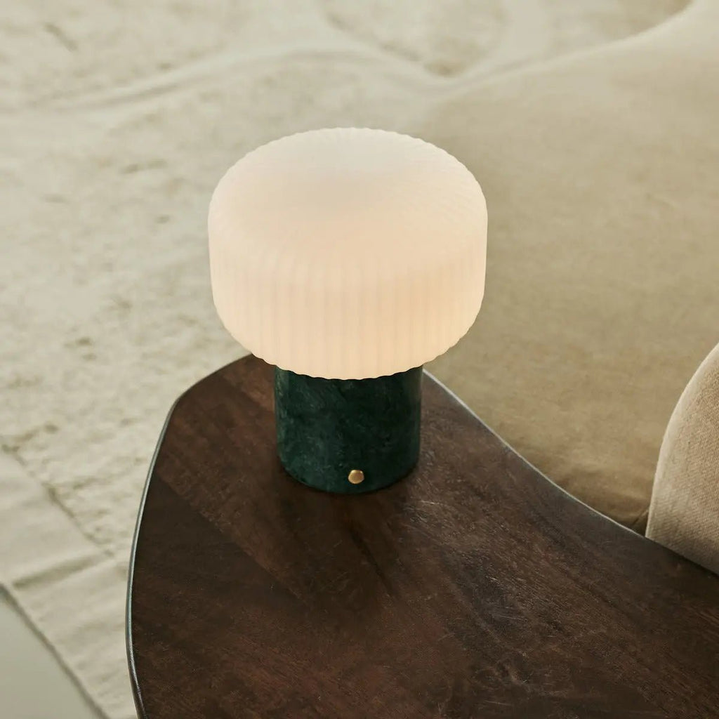 Renoir Green / Verde Alpi - Marmeren oplaadbare tafellamp - Draadloos, USB -oplaadbaar en tot 100 uur verlichting