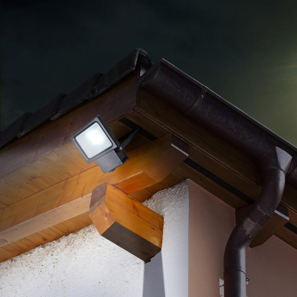 Liv · Houten buitenlamp — zwart