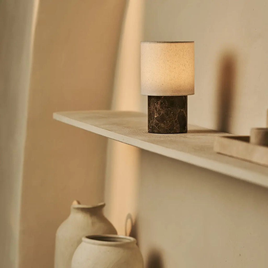 Dou Brown / Emperador Donker - Marble oplaadbare tafellamp - Draadloos, 3 lichte modi en met linnen verwisselbare lampenkap