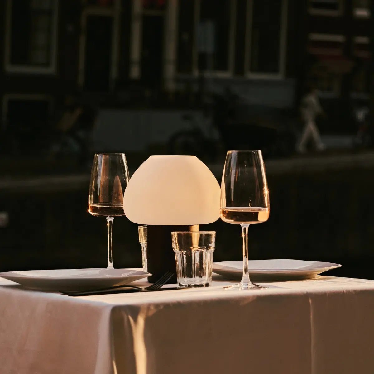 Fynn Donkerbruine Houten Lamp – Oplaadbaar & Dimbaar Licht