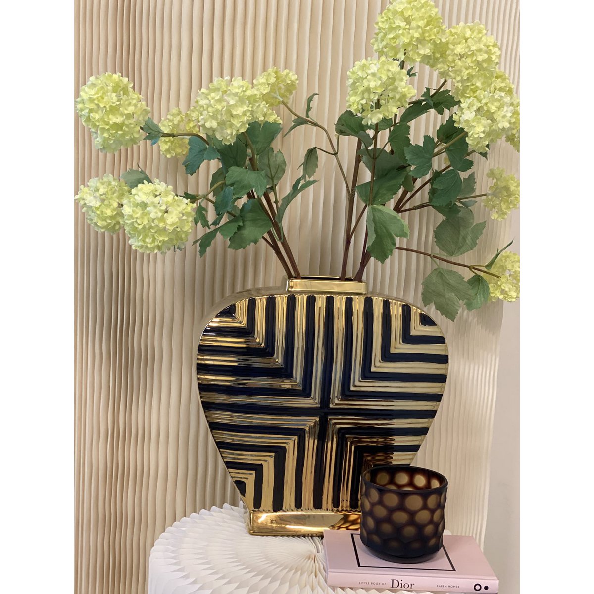 Prachtige gouden en zwarte kunstdecor geïnspireerde pot