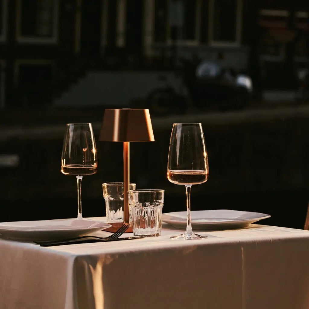 Ava koperen oplaadbare tafellamp | Stijlvol, draadloos en dimbaar