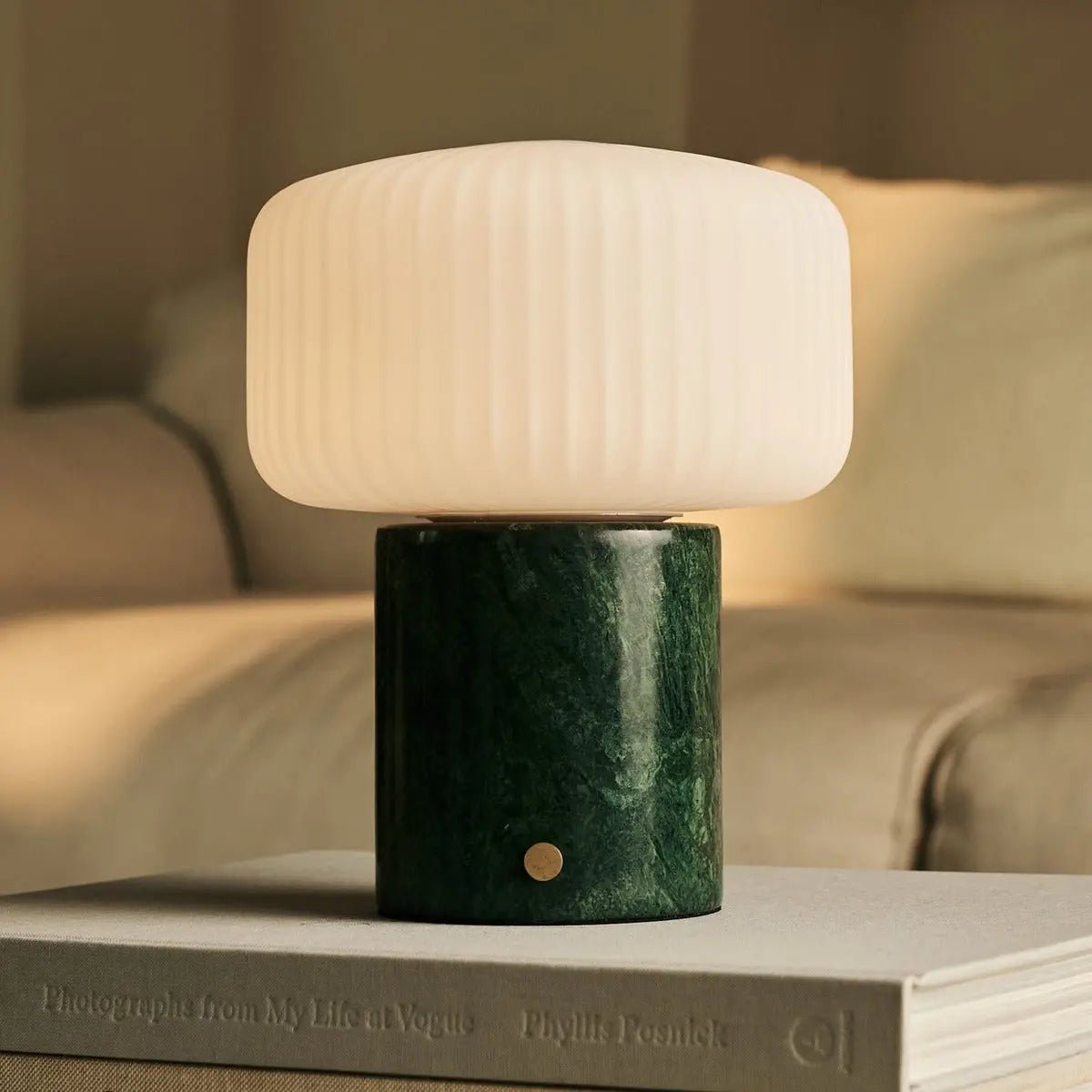 Renoir Green / Verde Alpi - Marmeren oplaadbare tafellamp - Draadloos, USB -oplaadbaar en tot 100 uur verlichting