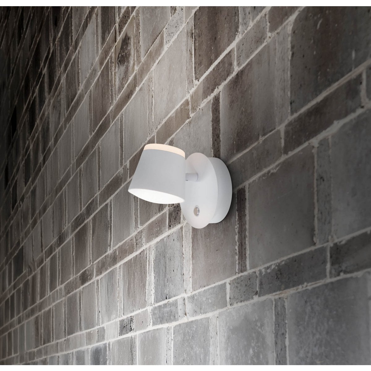 Liv · Metalen wandlamp