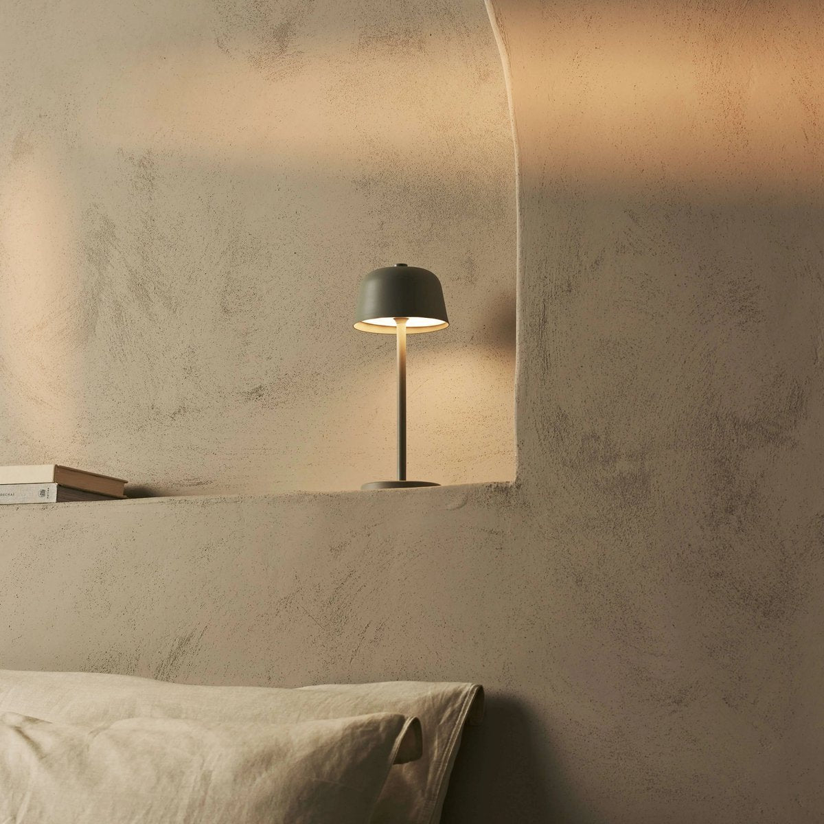 Anton Shadow Gray Oplaadbare tafellamp | Stijlvolle en draadloze verlichting