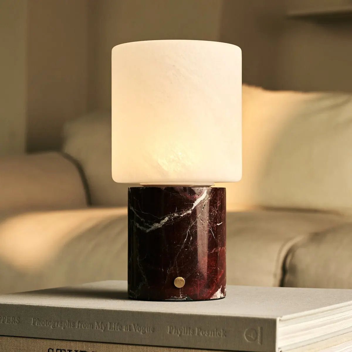 Cuyp Red / Rosso Levanto - Marmeren oplaadbare tafellamp - Draadloos, USB -oplaadbaar en maximaal 100 uur runtime