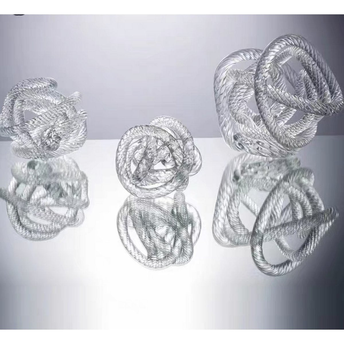 Middelgrote geknoopte glazen sculptuur (M) Diameter: 15 cm