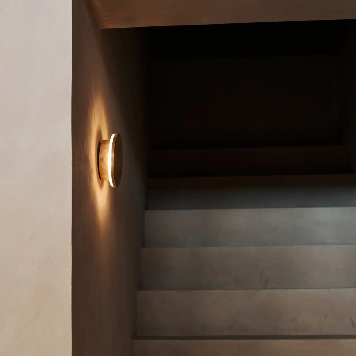 Lou lichtbruine draadloos wandlicht - oplaadbaar en dimbare aanraakregeling - 2700K warm licht