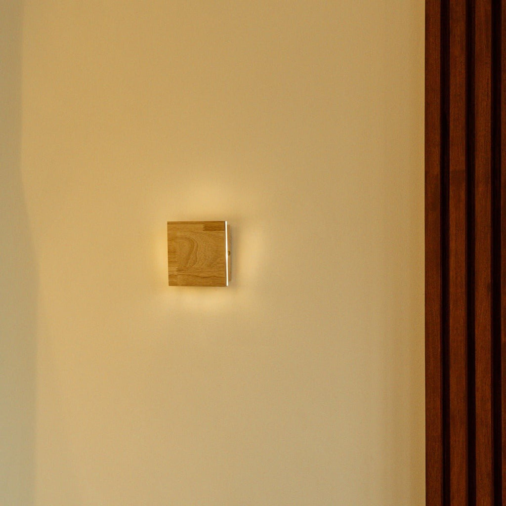 Lane lichtbruine draadloze wandlamp - oplaadbaar, dimbaar, natuurlijk houtlamp