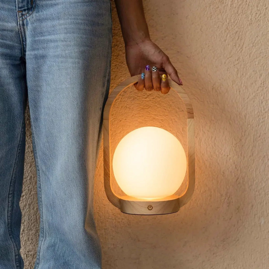 Skye Lichtbruine Houten Snoerloze Lamp | Oplaadbaar en dimbaar ontwerp