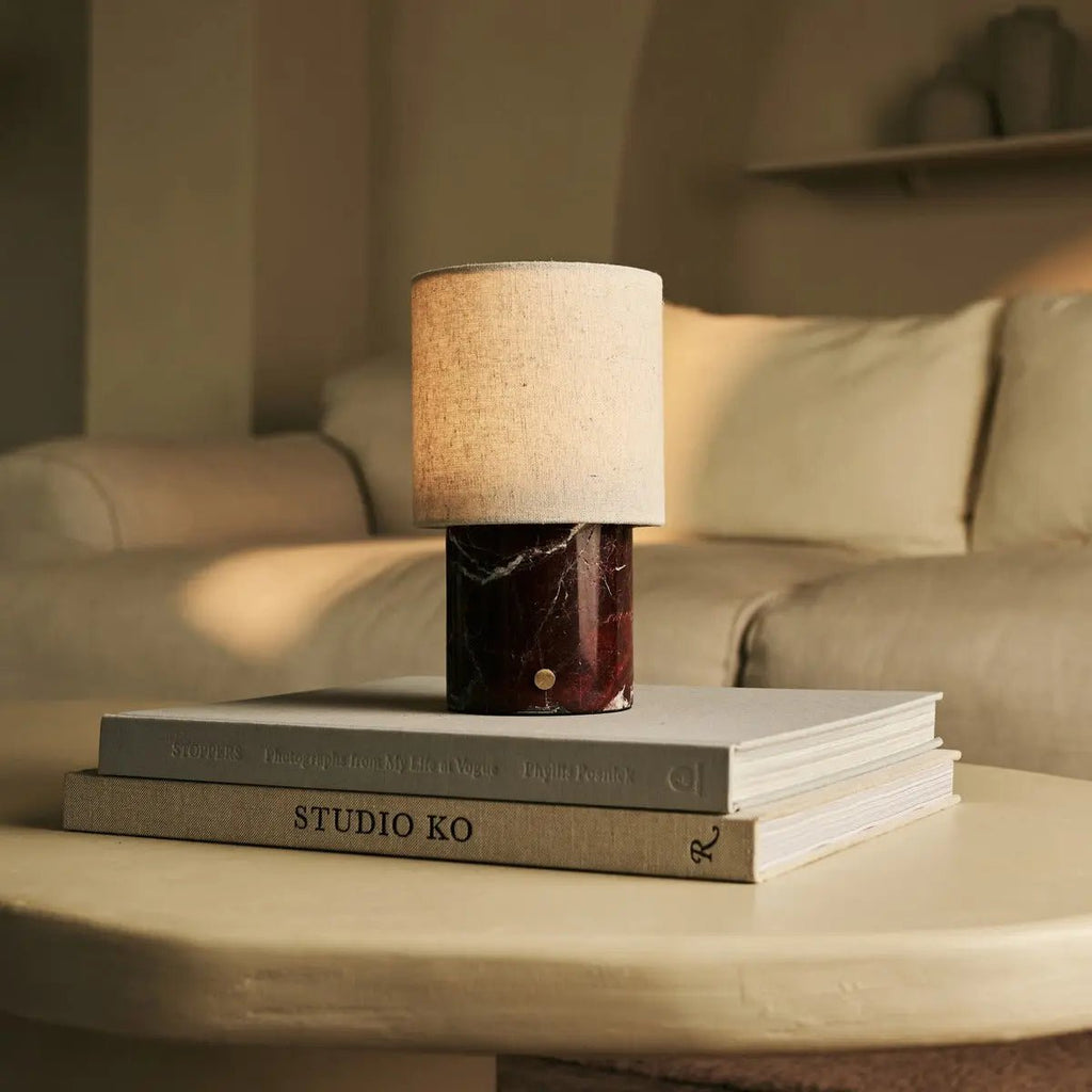 Onoda rood / rosso levanto - marmeren oplaadbare tafellamp - met linnen verwisselbare lampenkap en oplaadbaar ontwerp
