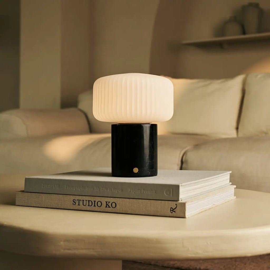 Renoir Black / Nero Marquina - Marmeren oplaadbare tafellamp - draadloos, USB -oplaadbaar en tot 100 uur verlichting