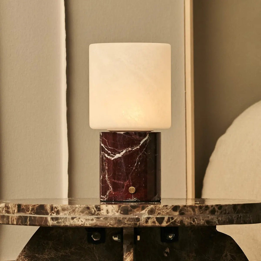 Cuyp Red / Rosso Levanto - Marmeren oplaadbare tafellamp - Draadloos, USB -oplaadbaar en maximaal 100 uur runtime