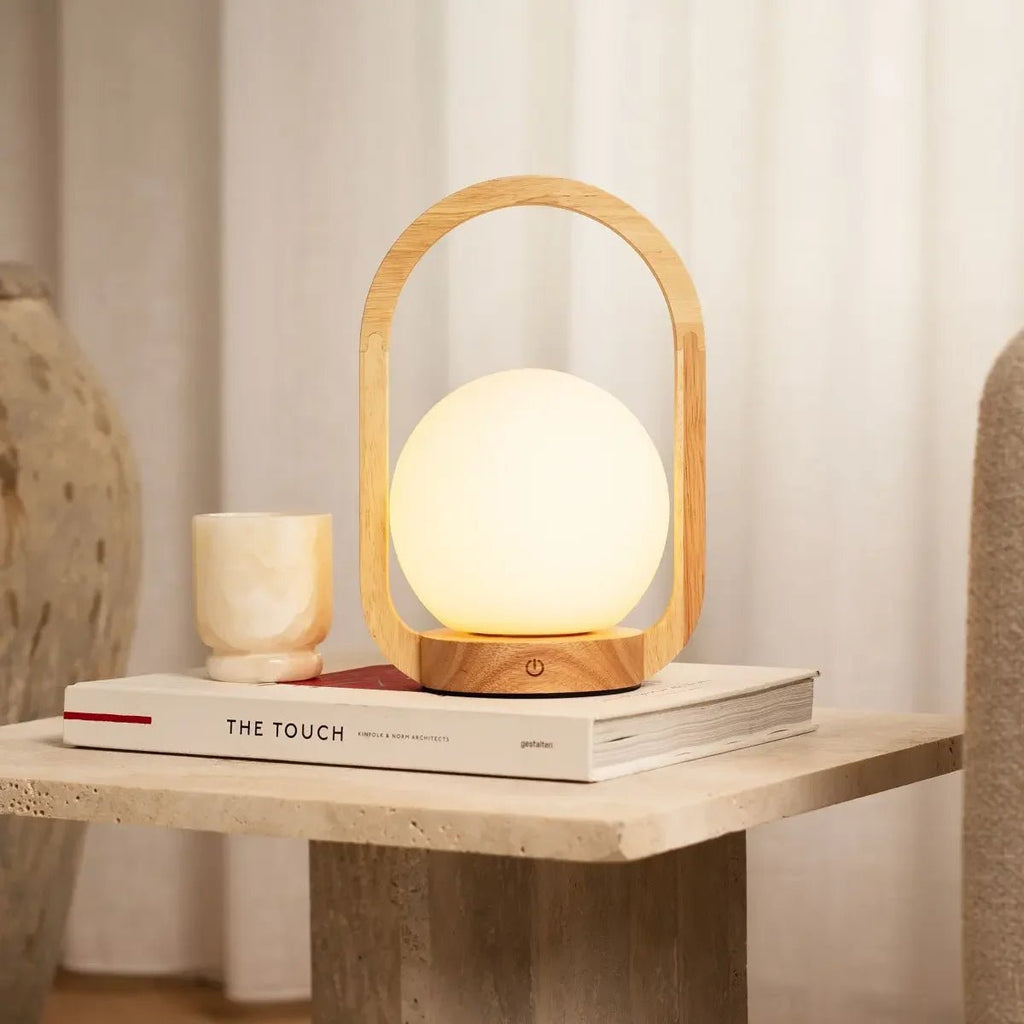 Skye Lichtbruine Houten Snoerloze Lamp | Oplaadbaar en dimbaar ontwerp
