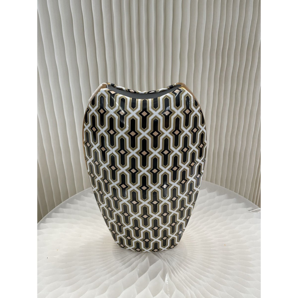 Vintage porseleinen vaas (CV11280-13-13-zwart-GROOT)