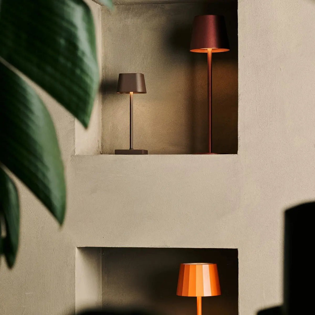 Sarphati Mini Mocha Bruin Draadloze tafellamp - Draadloos oplaadbaar via laadstation, dimbare lamp en 3 lichtmodi