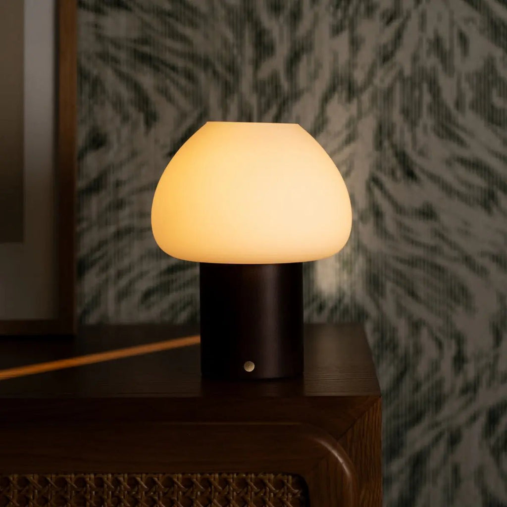 Fynn Donkerbruine Houten Lamp – Oplaadbaar & Dimbaar Licht