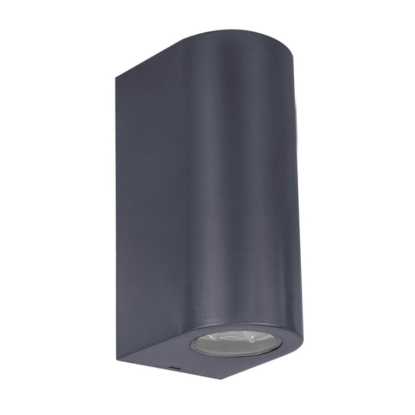 Buiten wandlamp "Alecto" meet 6,8 x 8,8 cm en is 15,5 cm hoog. Het bestaat uit een hoogwaardig plastic met een enigszins gestructureerd oppervlak dat eruit ziet als geschilderd. Tijdloos zwart maakt de lamp universeel bruikbaar.