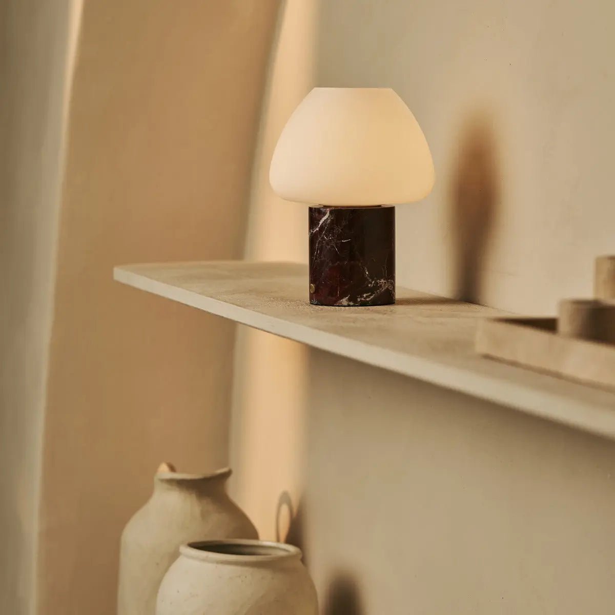 OSTADE ROOD / ROSSO Levanto - Unieke marmeren oplaadbare tafellamp met 3 lichte kleuren en dimfunctie